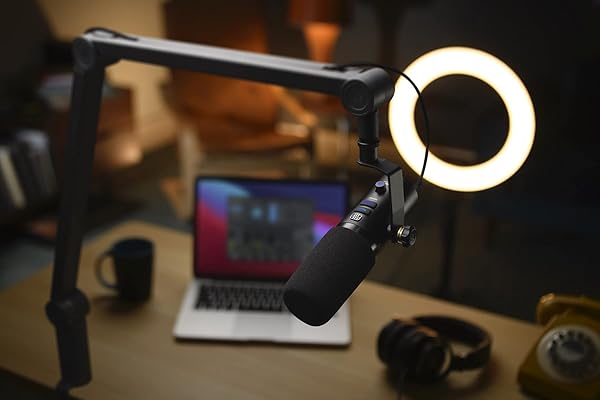 PreSonus Revelator Dynamic USB Microphone: Perfect for Recording, Podcasts & Streaming with Built-in Mixer & Studio One Software - Image 4