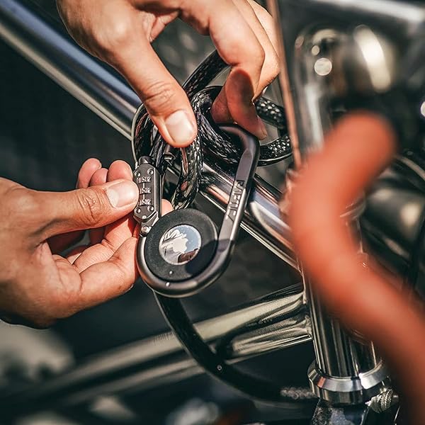 RAPTIC Upgraded Link and Lock for Apple AirTags Heavy Duty Combination Lock Carabiner Secure Polycarbonate Housing Dark Grey - Image 7