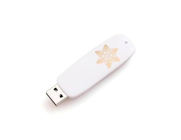 Unlock Creativity with We R Memory Keepers Foil Quill: 200 Holiday Design Drives