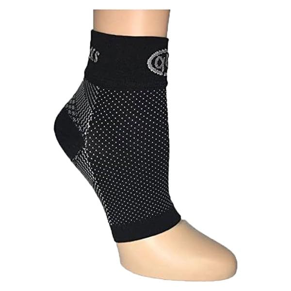 mmHg Compression Foot Sleeves for Men and Women Best Plantar Fasciitis Pain Relief Sleeve with Arch Support for Sports Travel and Everyday Use Black Medium